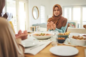 7 Tips Aman Berpuasa untuk Penderita Asam Lambung