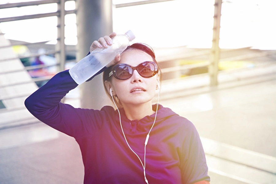 Cuaca Panas Picu Dehidrasi, Ini Cara Mencegahnya